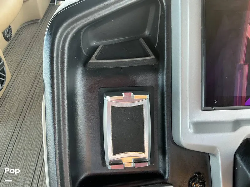 Slide: The Image of Premier 230 Intrigue 2021 - 16052540