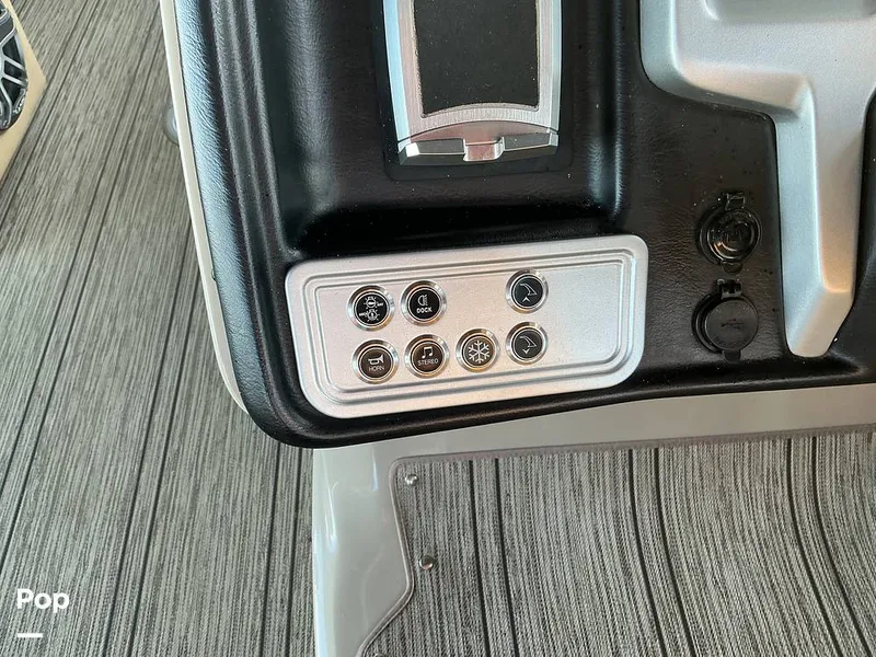 Slide: The Image of Premier 230 Intrigue 2021 - 16052542