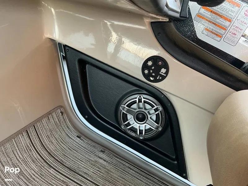 Slide: The Image of Premier 230 Intrigue 2021 - 16052547