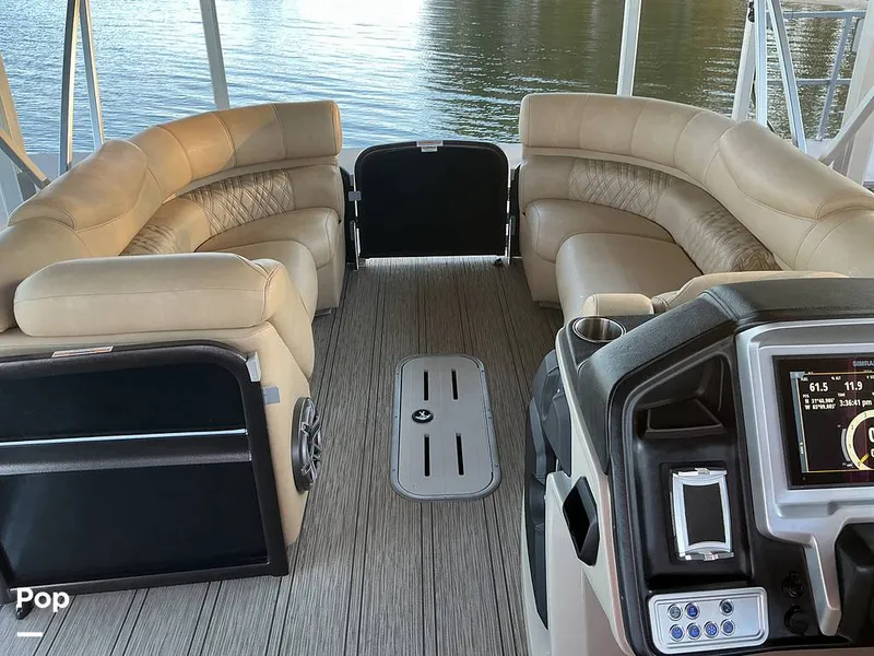 Slide: The Image of Premier 230 Intrigue 2021 - 16052565