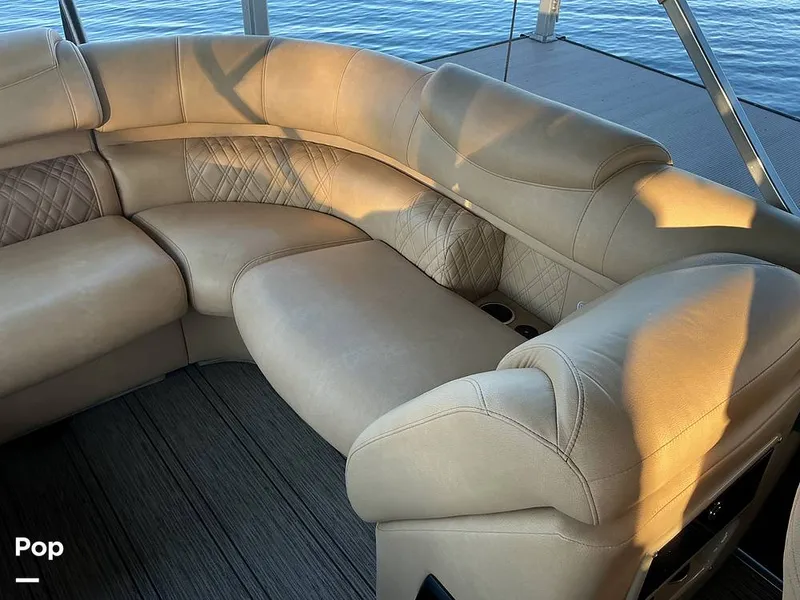 Slide: The Image of Premier 230 Intrigue 2021 - 16052557