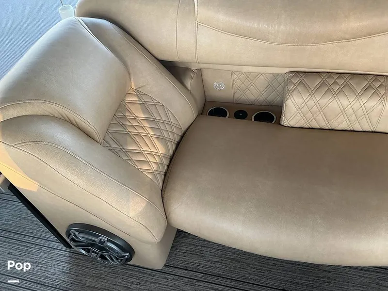 Slide: The Image of Premier 230 Intrigue 2021 - 16052559