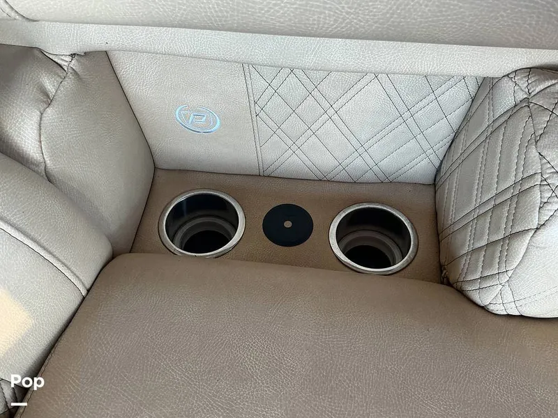 Slide: The Image of Premier 230 Intrigue 2021 - 16052548