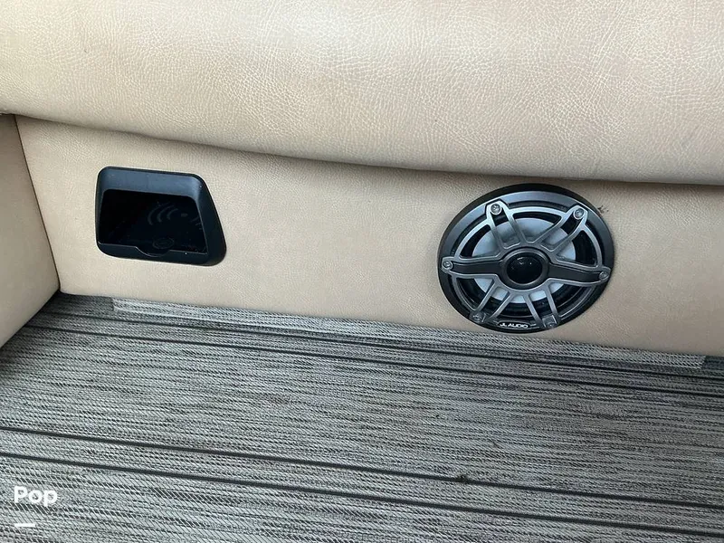 Slide: The Image of Premier 230 Intrigue 2021 - 16052553