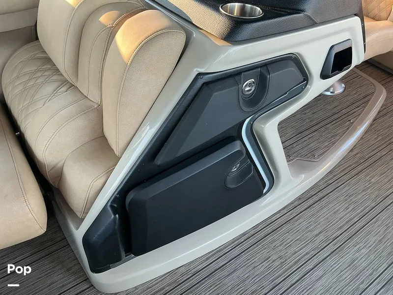 Slide: The Image of Premier 230 Intrigue 2021 - 16052552