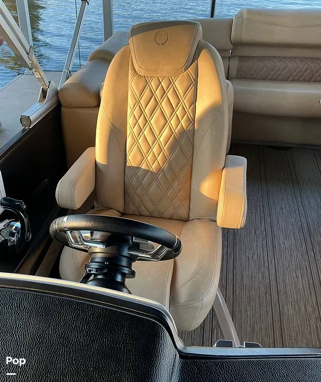 Slide: The Image of Premier 230 Intrigue 2021 - 16052566