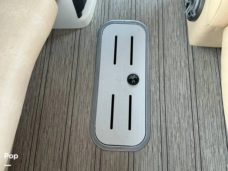 Slide: The Image of Premier 230 Intrigue 2021 - 16052567