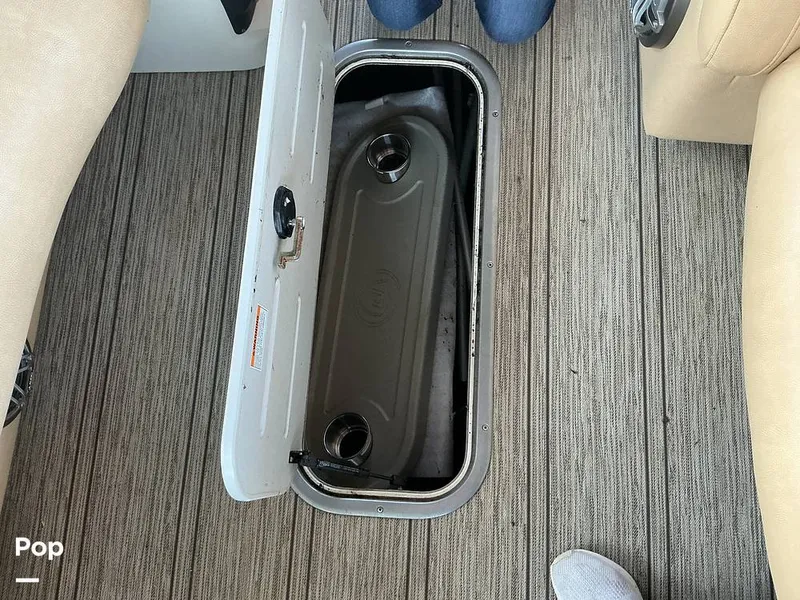 Slide: The Image of Premier 230 Intrigue 2021 - 16052568