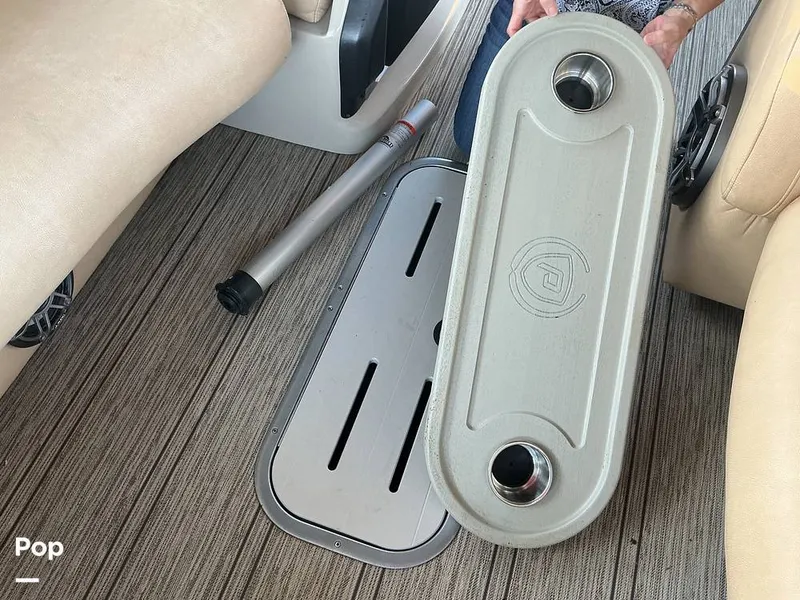 Slide: The Image of Premier 230 Intrigue 2021 - 16052569