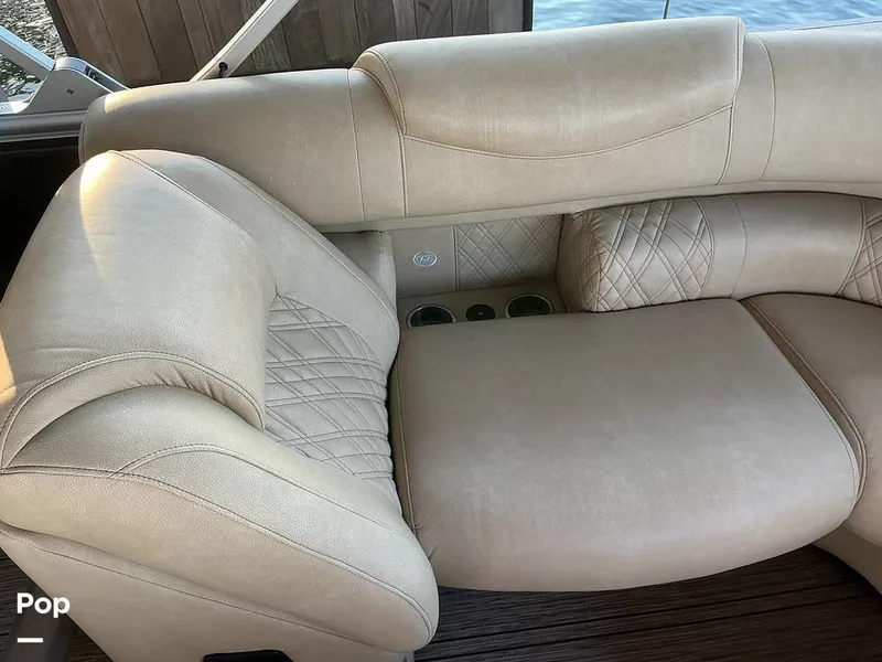 Slide: The Image of Premier 230 Intrigue 2021 - 16052573