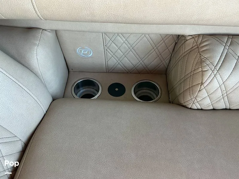 Slide: The Image of Premier 230 Intrigue 2021 - 16052574