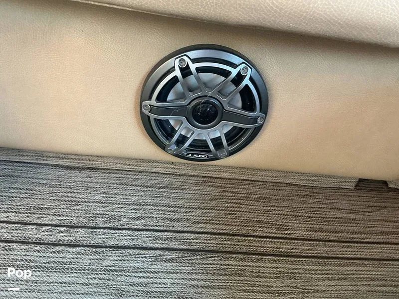 Slide: The Image of Premier 230 Intrigue 2021 - 16052590