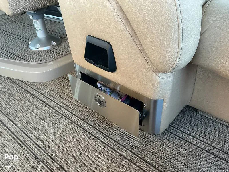 Slide: The Image of Premier 230 Intrigue 2021 - 16052591