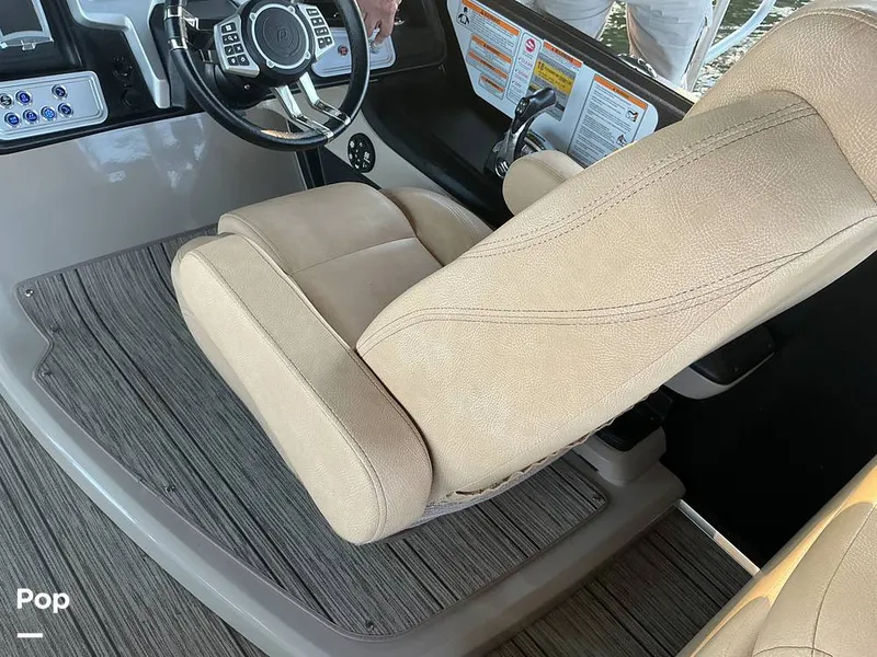 Slide: The Image of Premier 230 Intrigue 2021 - 16052593