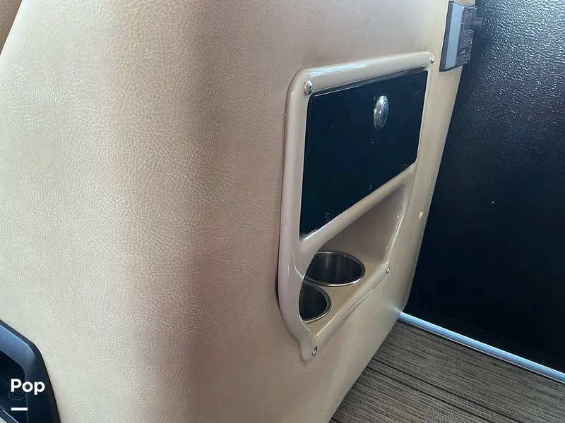 Slide: The Image of Premier 230 Intrigue 2021 - 16052596