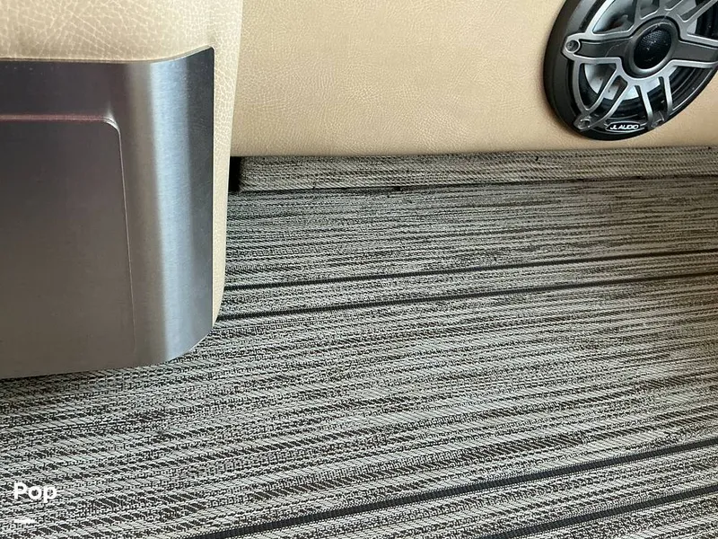 Slide: The Image of Premier 230 Intrigue 2021 - 16052630