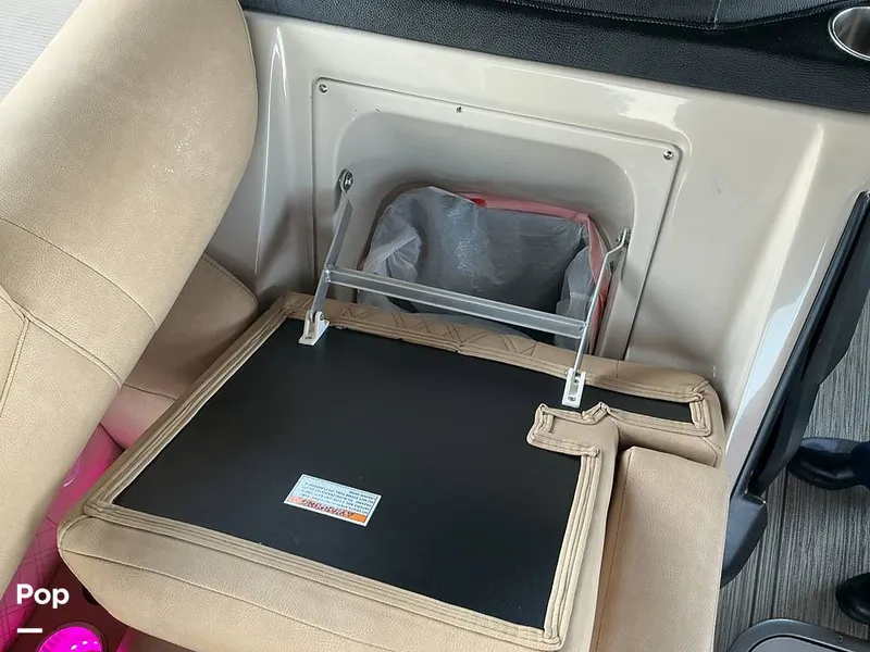 Slide: The Image of Premier 230 Intrigue 2021 - 16052632