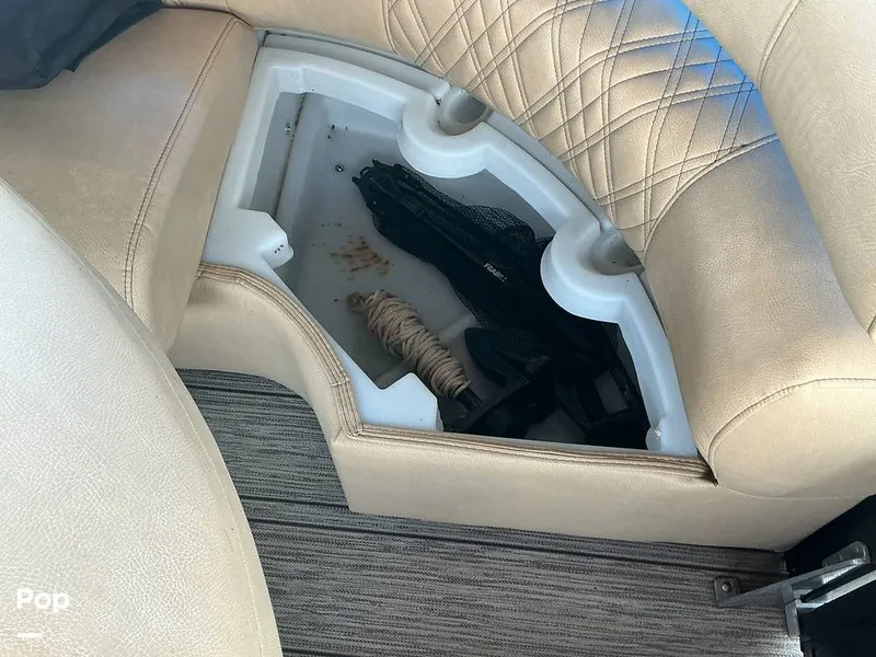 Slide: The Image of Premier 230 Intrigue 2021 - 16052634