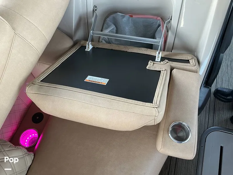 Slide: The Image of Premier 230 Intrigue 2021 - 16052637