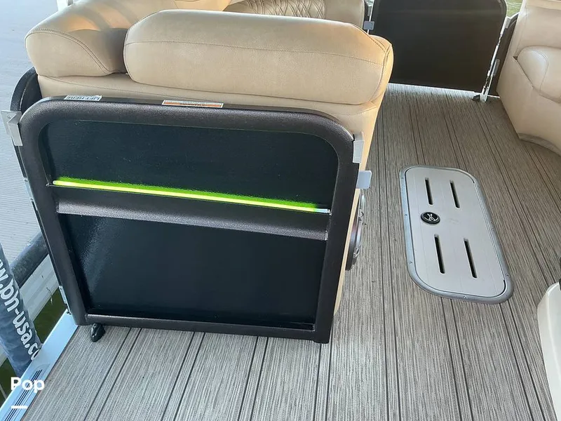 Slide: The Image of Premier 230 Intrigue 2021 - 16052645