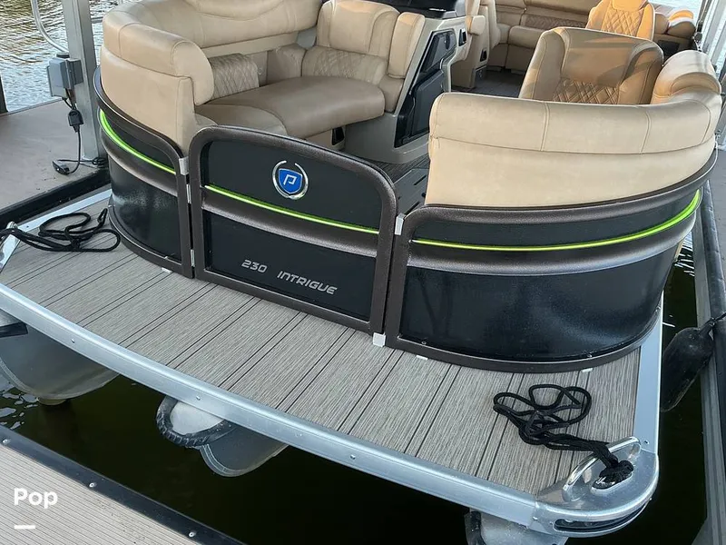 Slide: The Image of Premier 230 Intrigue 2021 - 16052646