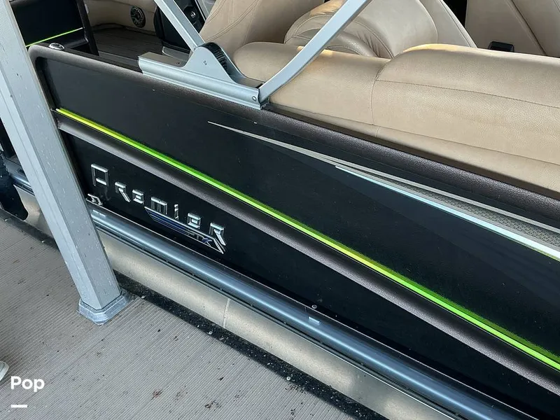 Slide: The Image of Premier 230 Intrigue 2021 - 16052609