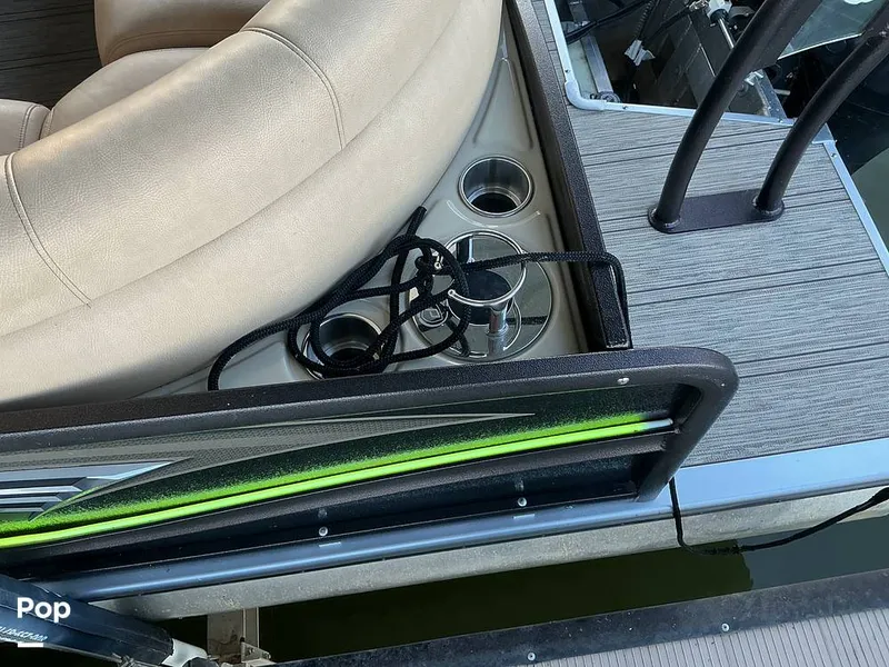 Slide: The Image of Premier 230 Intrigue 2021 - 16052613