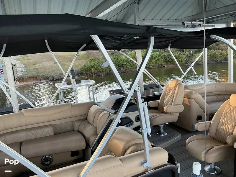 Slide: The Image of Premier 230 Intrigue 2021 - 16052614