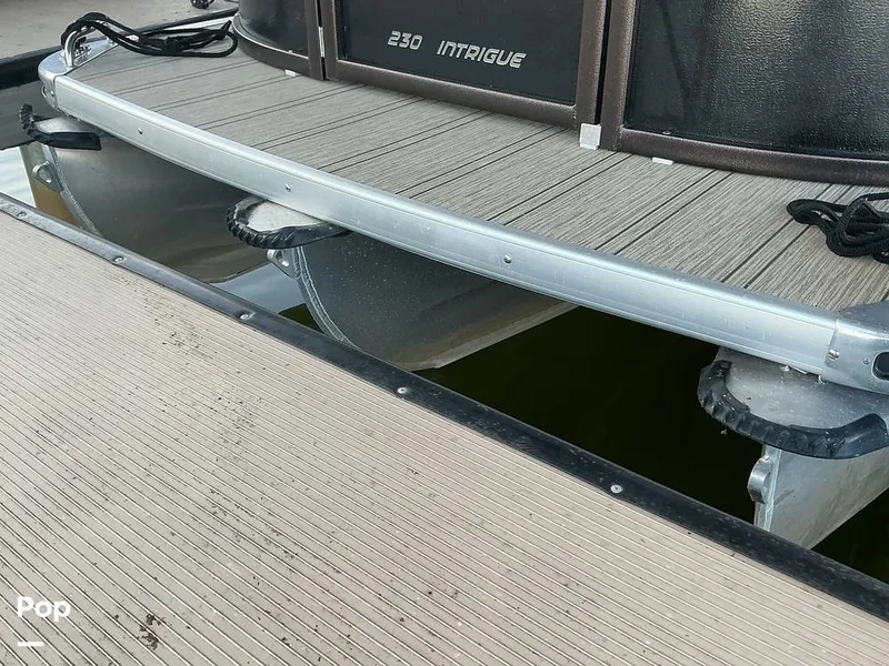 Slide: The Image of Premier 230 Intrigue 2021 - 16052582