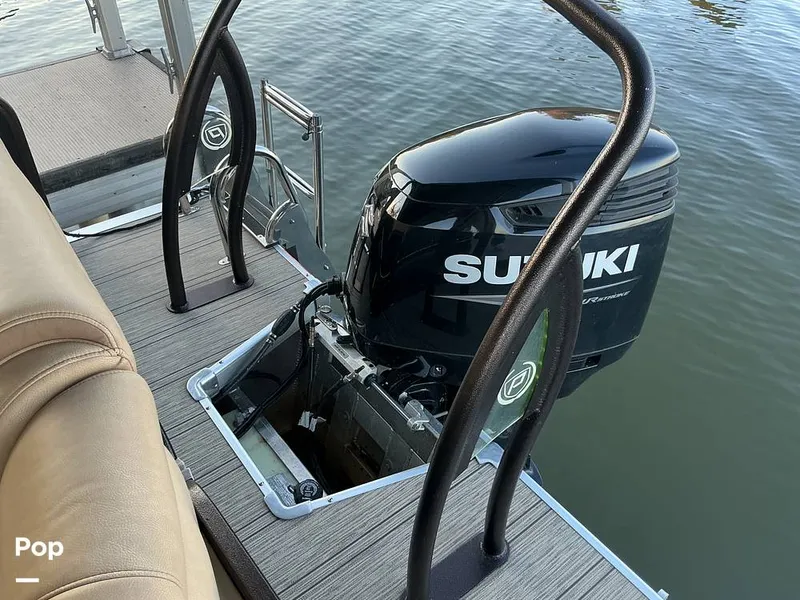 Slide: The Image of Premier 230 Intrigue 2021 - 16065906