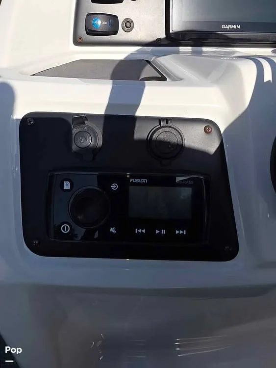 Slide: The Image of Manitou 22 Aurora LE 2021 - 16024579