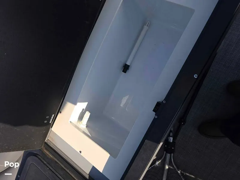 Slide: The Image of Manitou 22 Aurora LE 2021 - 16024582