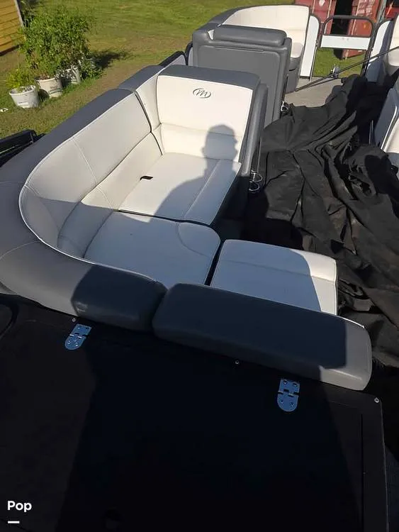 Slide: The Image of Manitou 22 Aurora LE 2021 - 16024576