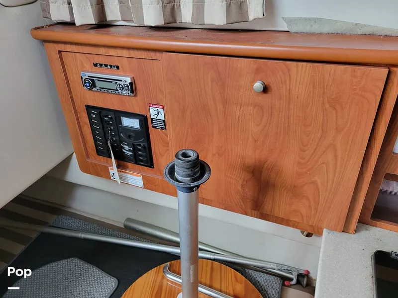 Slide: The Image of Bayliner 266 Discovery 2012 - 16171141