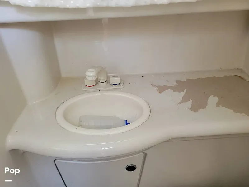 Slide: The Image of Bayliner 266 Discovery 2012 - 16171149