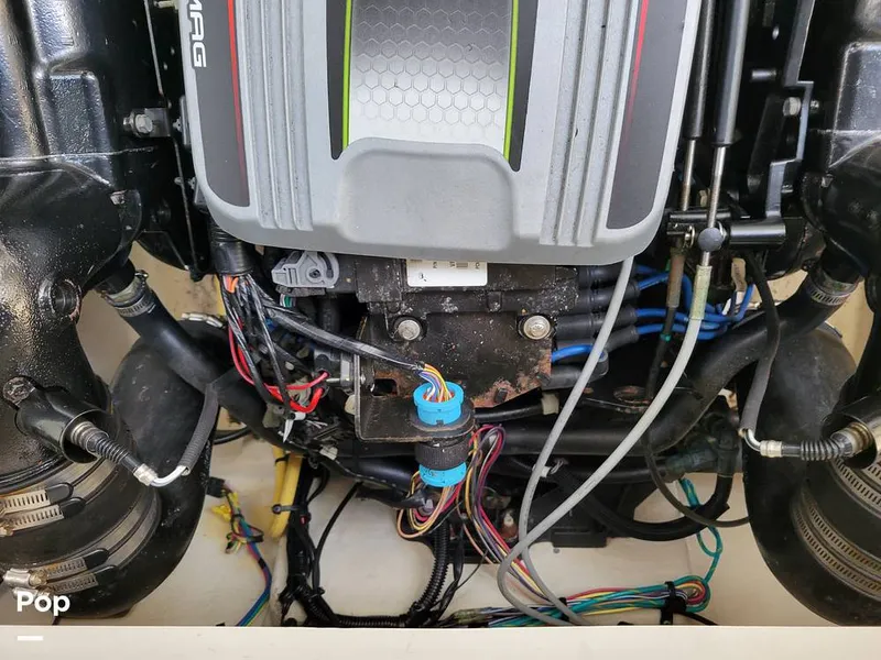 Slide: The Image of Bayliner 266 Discovery 2012 - 16171178