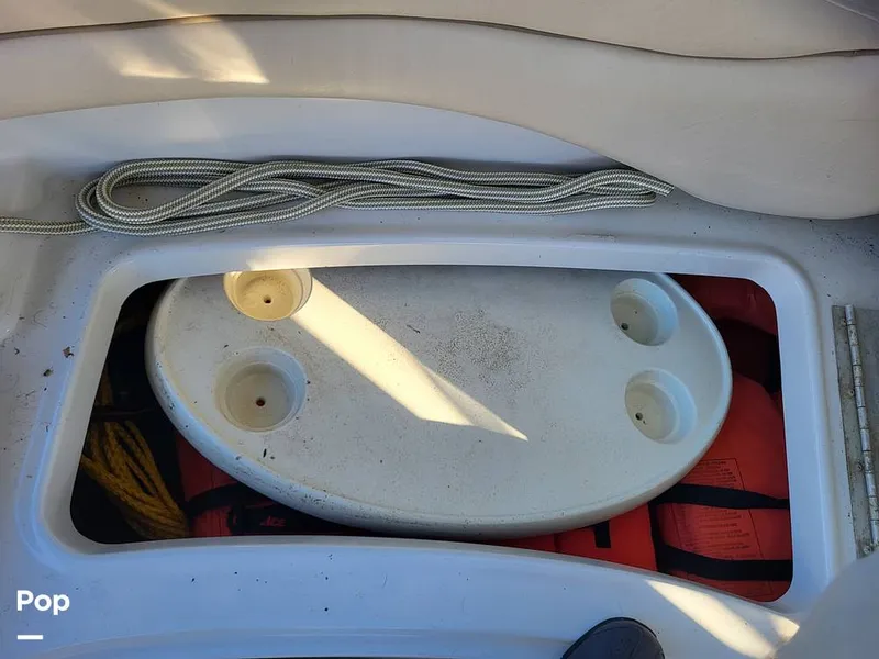 Slide: The Image of Crownline Boats 240 EX 2004 - 16055370