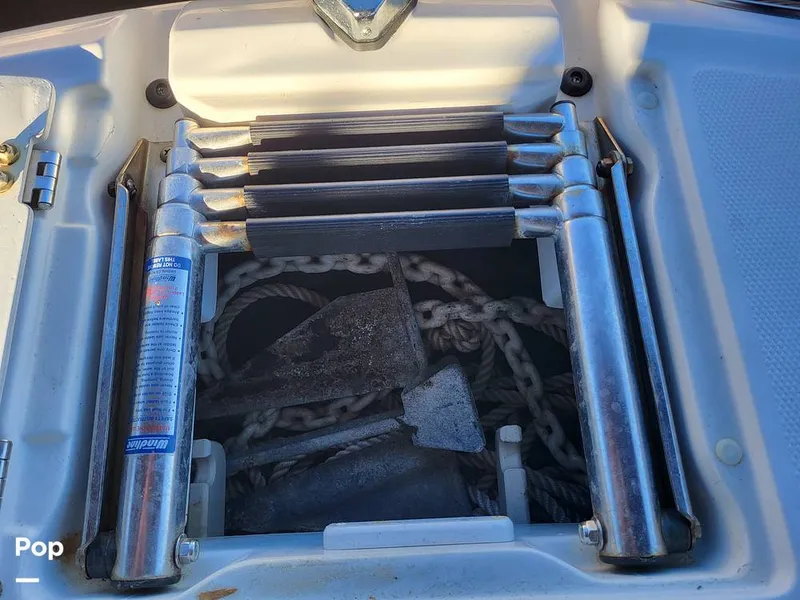 Slide: The Image of Crownline Boats 240 EX 2004 - 16055375