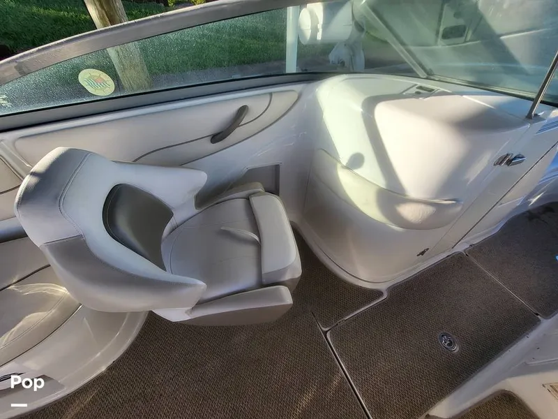 Slide: The Image of Crownline Boats 240 EX 2004 - 16055384