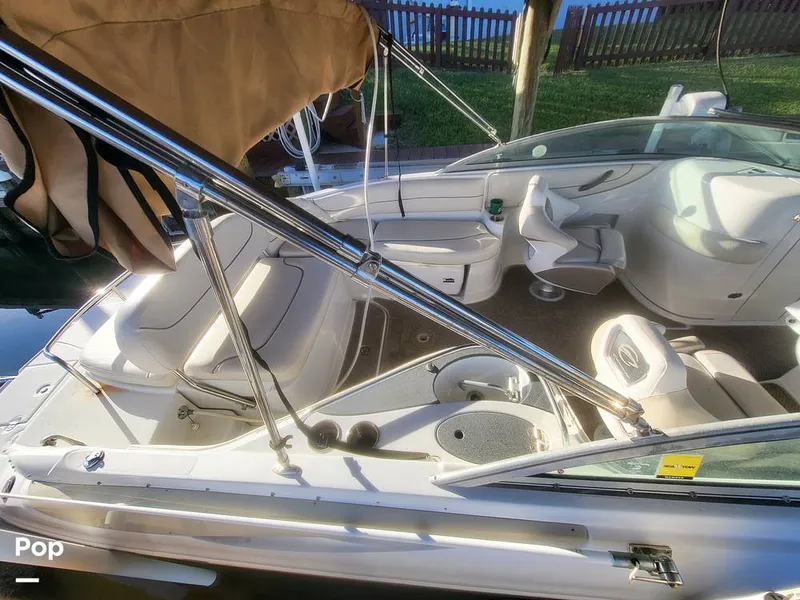 Slide: The Image of Crownline Boats 240 EX 2004 - 16055406