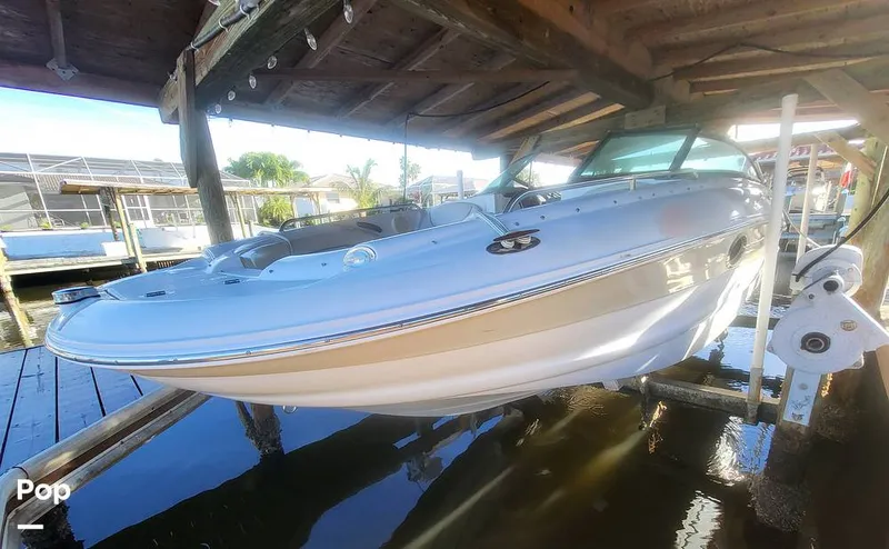 Slide: The Image of Crownline Boats 240 EX 2004 - 16055263