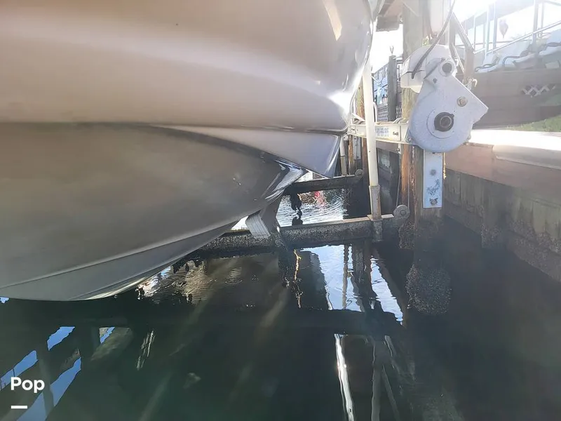 Slide: The Image of Crownline Boats 240 EX 2004 - 16055268