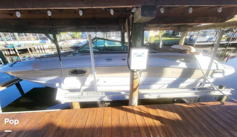 Slide: The Image of Crownline Boats 240 EX 2004 - 16055270