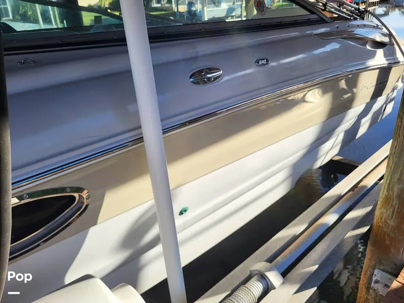 Slide: The Image of Crownline Boats 240 EX 2004 - 16055284