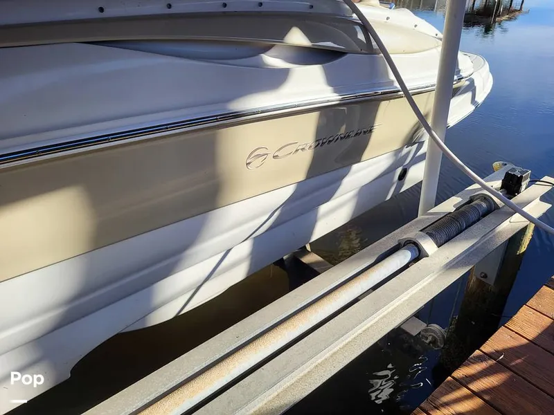 Slide: The Image of Crownline Boats 240 EX 2004 - 16055288