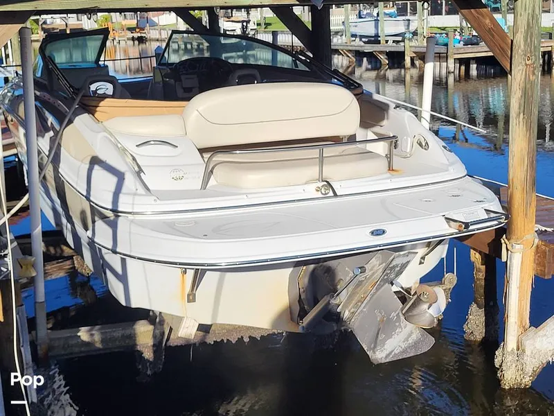 Slide: The Image of Crownline Boats 240 EX 2004 - 16055291