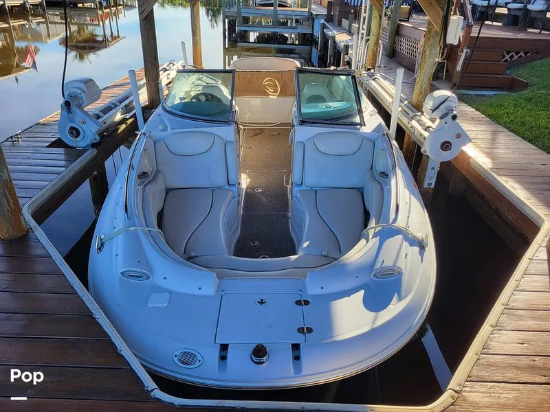 Slide: The Image of Crownline Boats 240 EX 2004 - 16055293