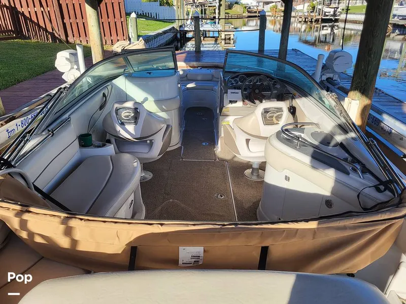 Slide: The Image of Crownline Boats 240 EX 2004 - 16055302