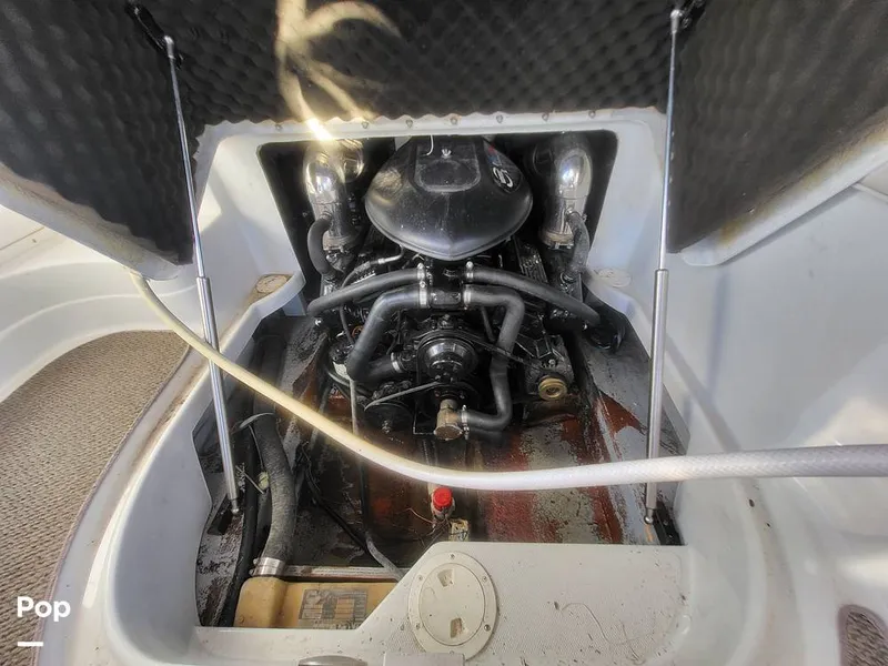 Slide: The Image of Crownline Boats 240 EX 2004 - 16055309