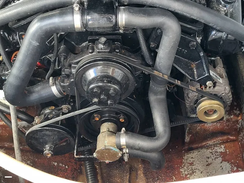 Slide: The Image of Crownline Boats 240 EX 2004 - 16055311